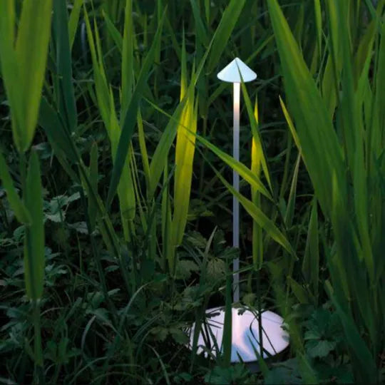Cordless dimmable LED table lamp