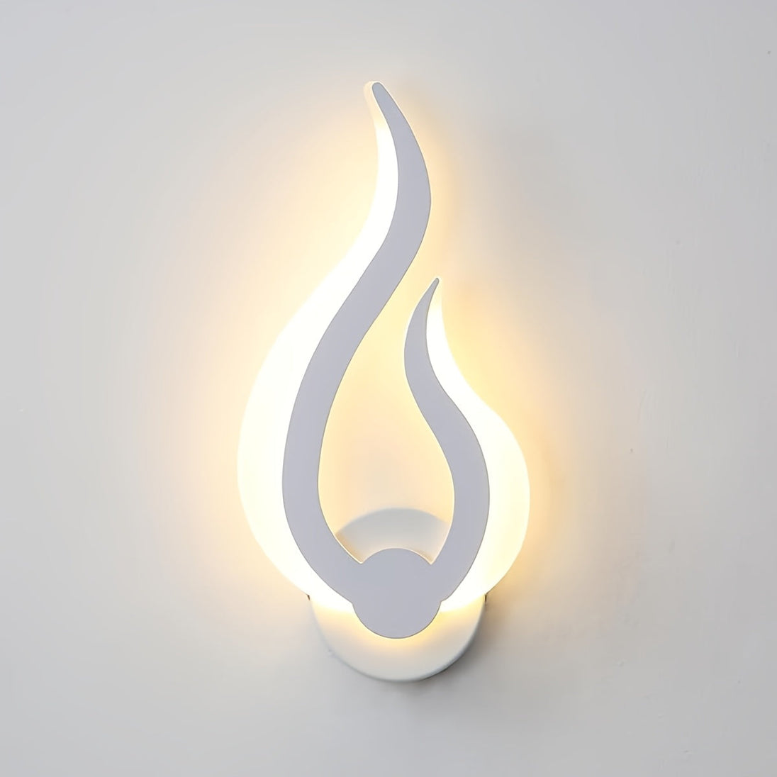 Flame-Shaped LED Wall Light – Left-Facing