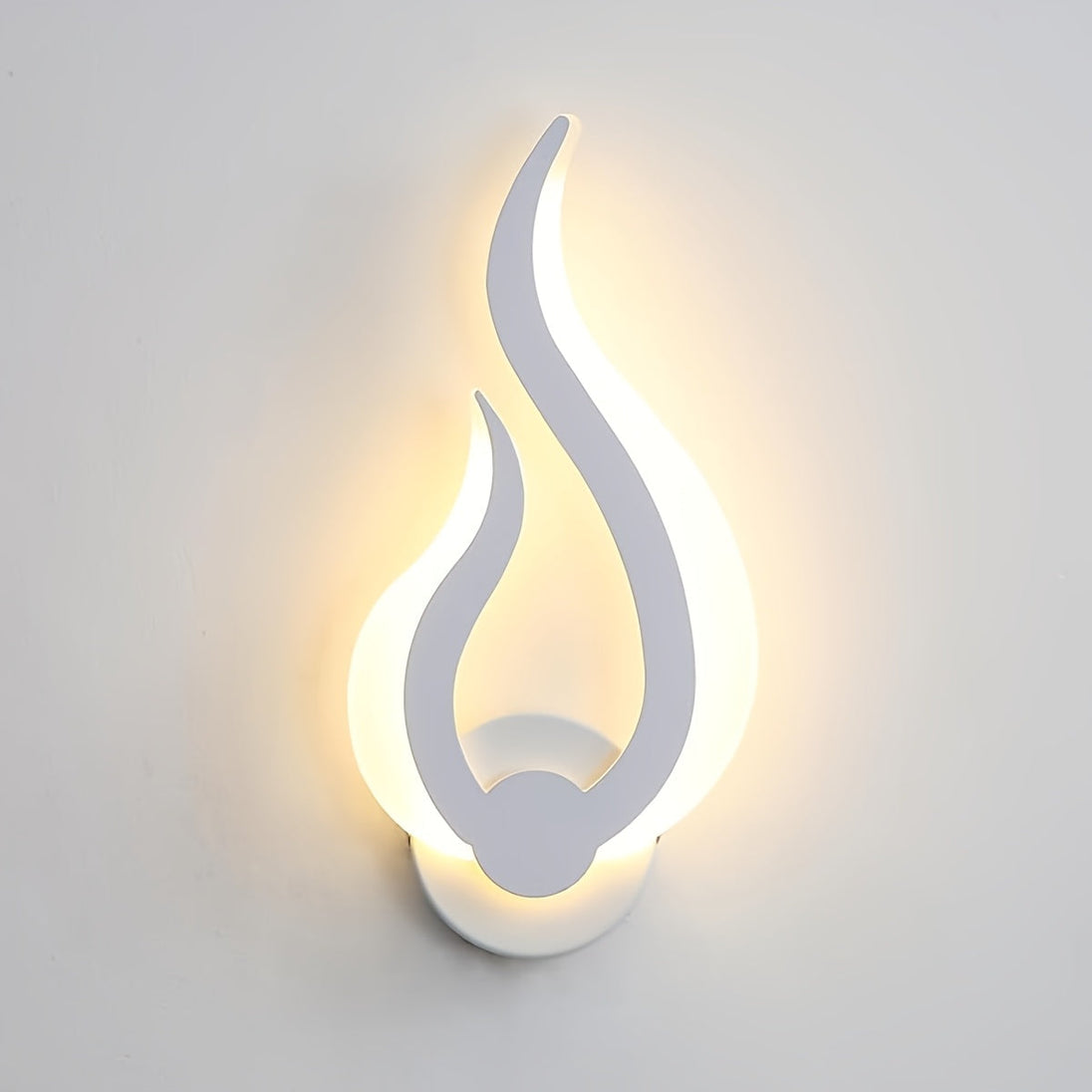Flame-Shaped LED Wall Light – Right-Facing