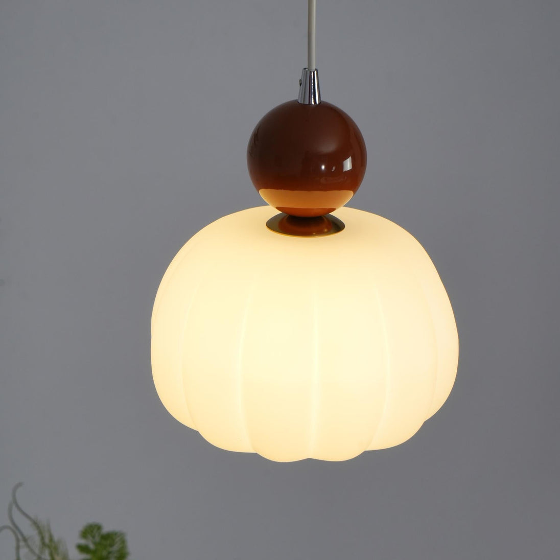 Round Acrylic Mini Pendant Light – detail view