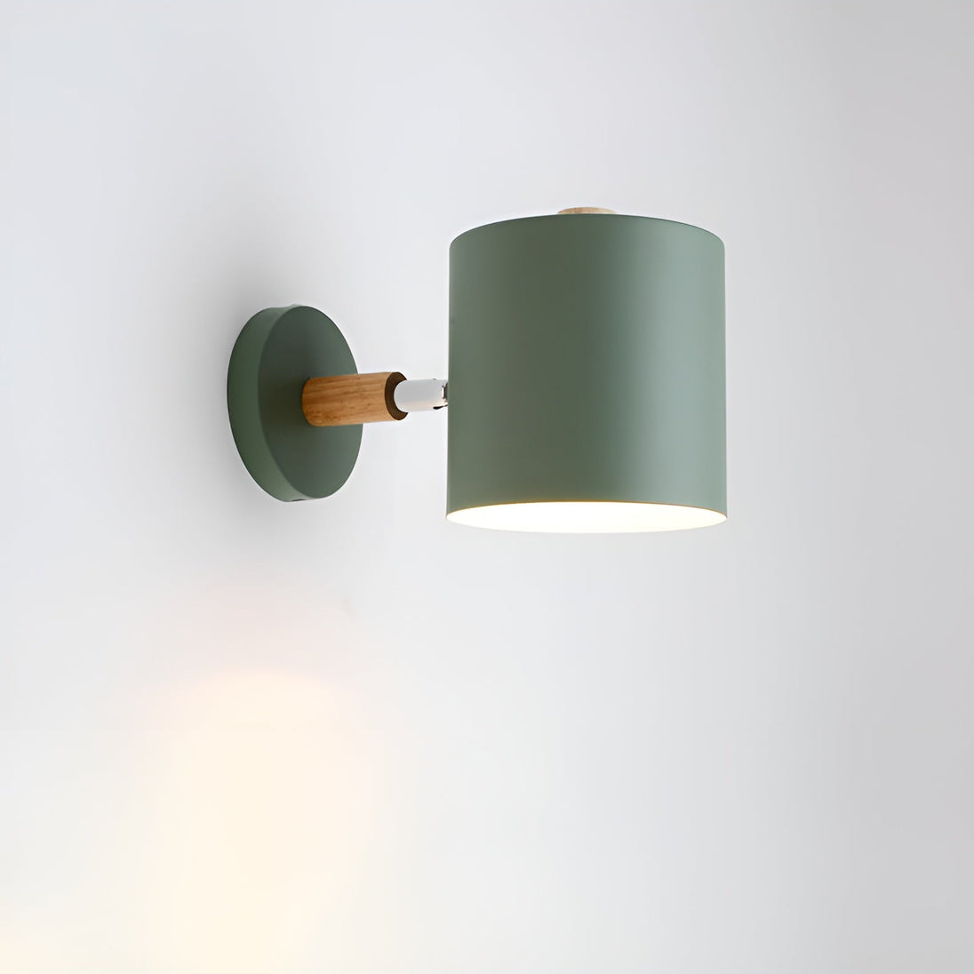 Pastel Wood and Metal Wall Lamp – Green
