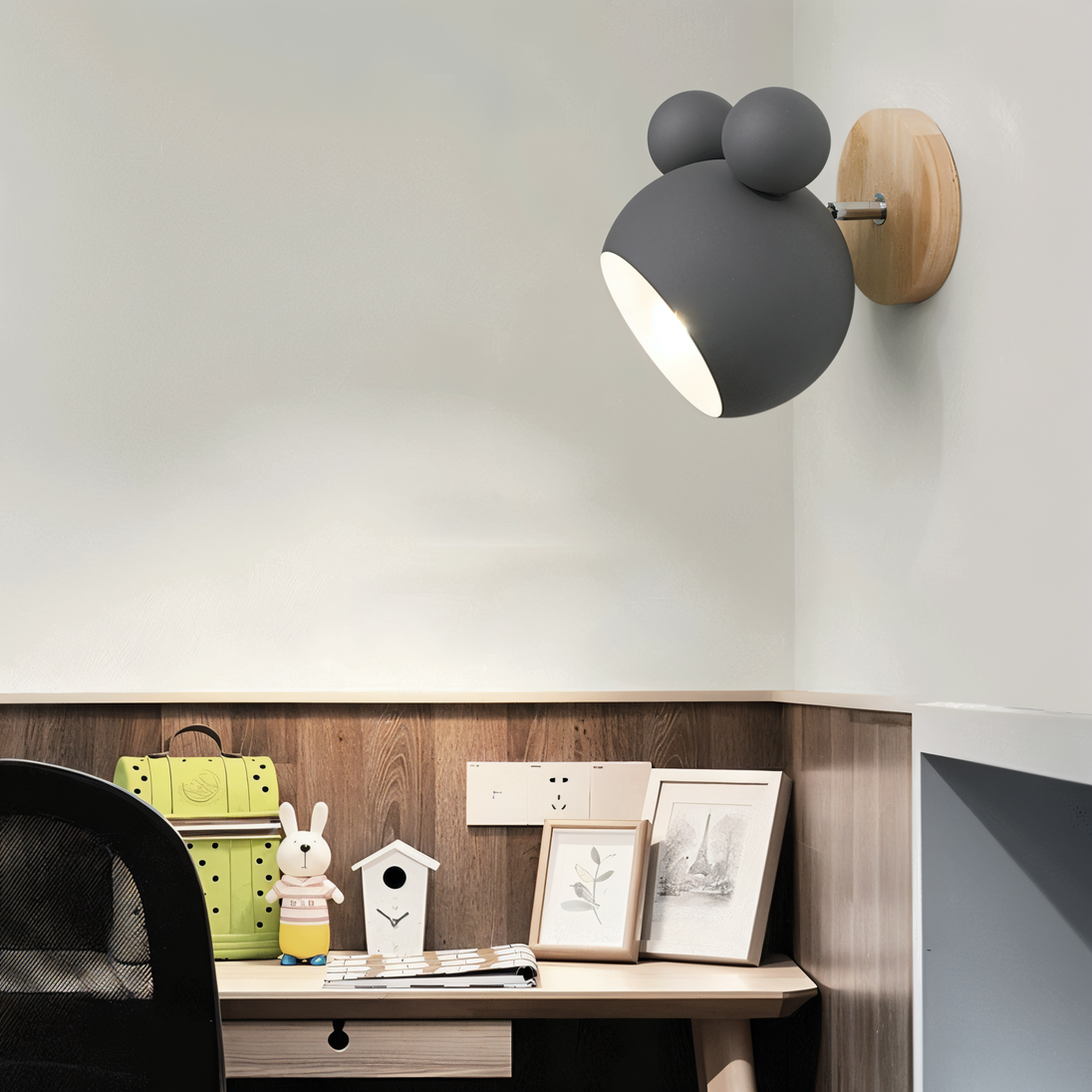 Playful Mouse Wall Lamp