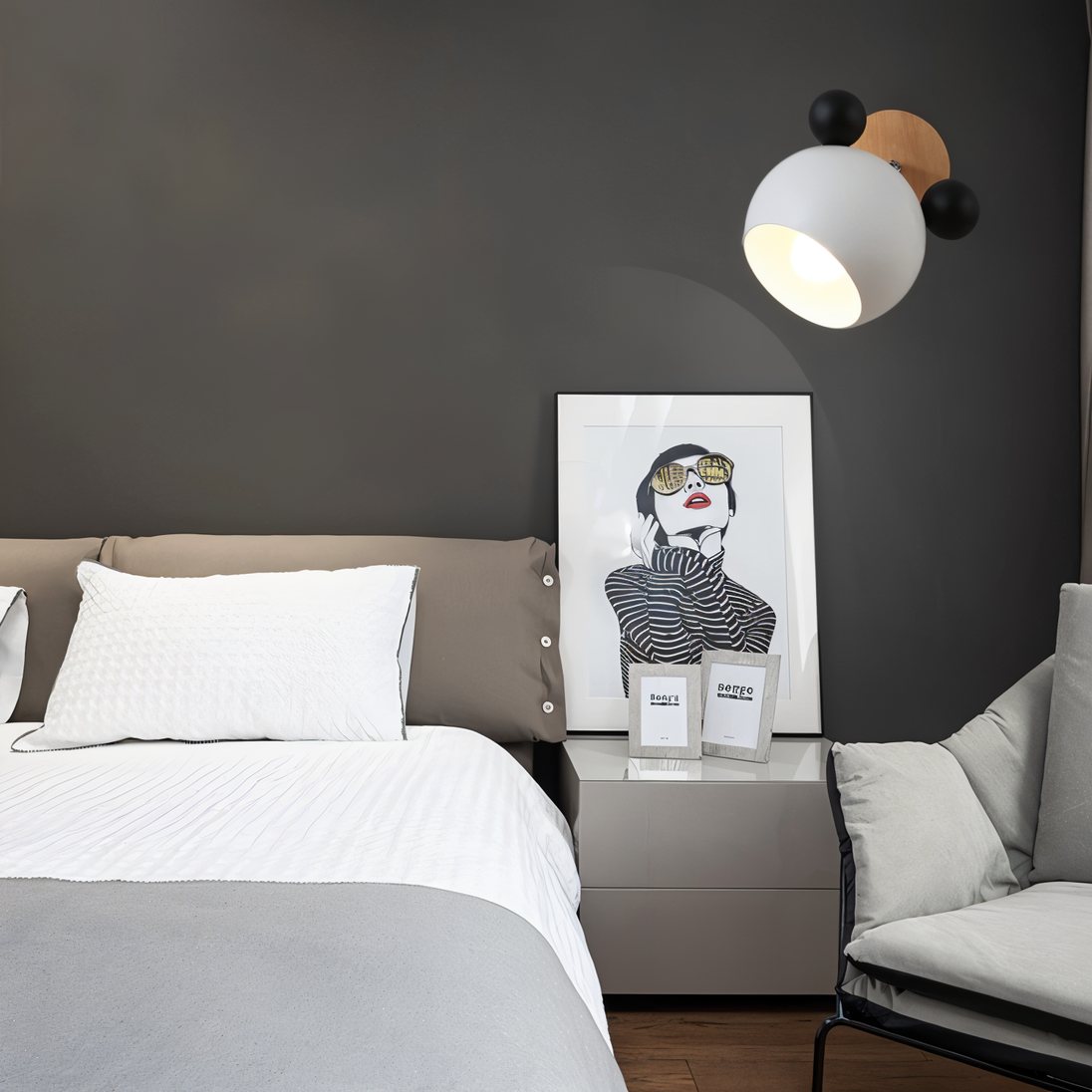 Playful Mouse Wall Lamp