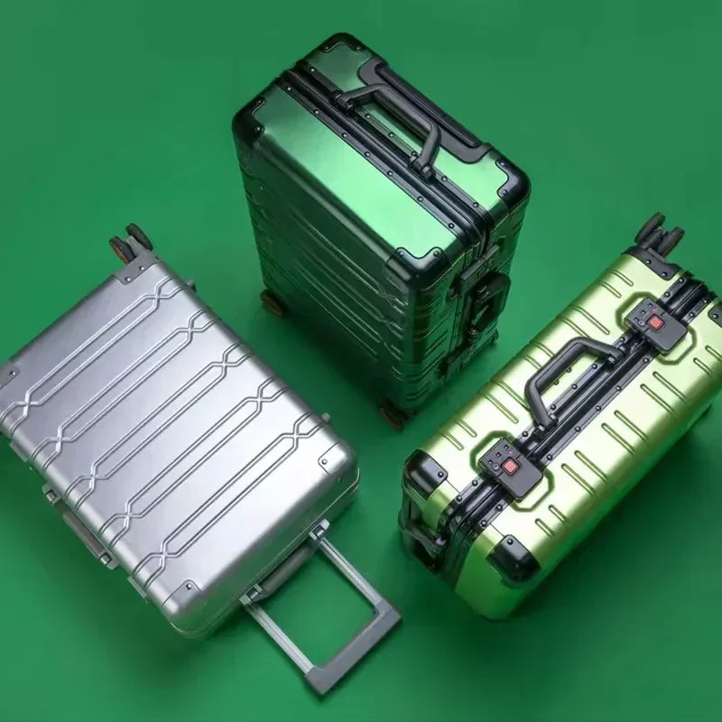 Aluminium-Magnesium Spinner Suitcase – close-up